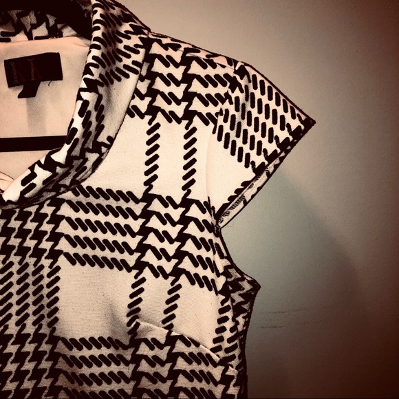 3/$33 Houndstooth Mini with Cute Pockets Size XS - Picture 4 of 5